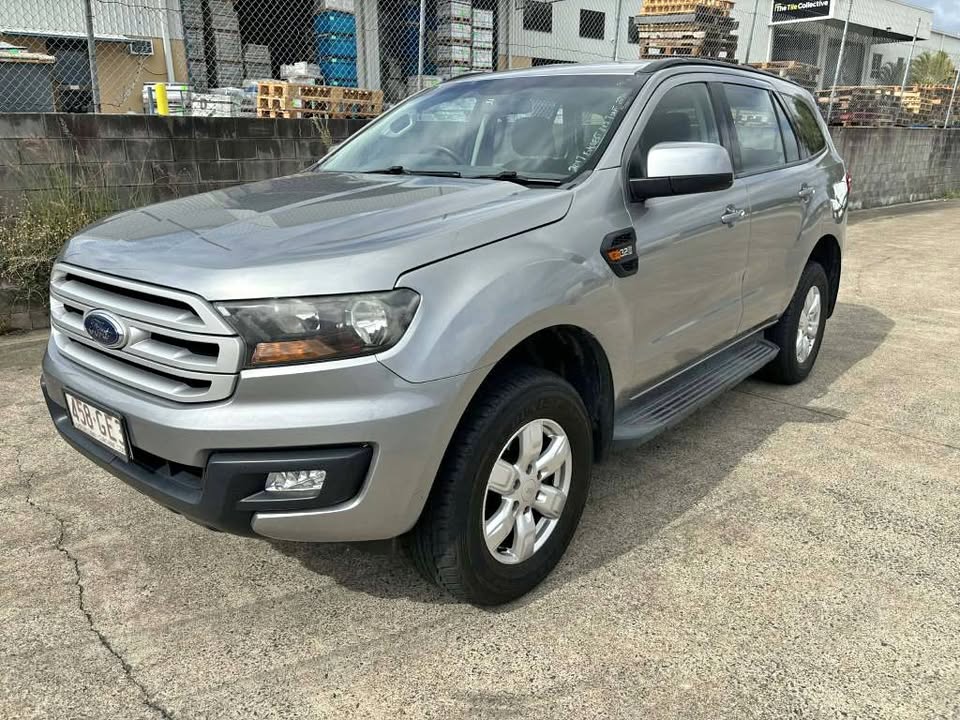 2017 Ford Everest Ambiente Easy Finance Great value 2.jpg